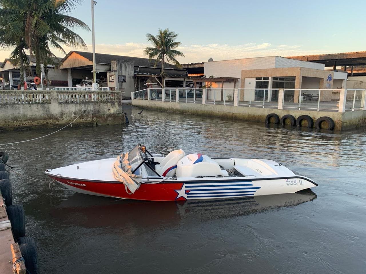 Lancha Esquimar Fase 1 1990 para ski aquático à venda na Marreco Wake Boats